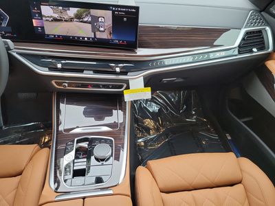 2026 BMW X5 — photo 9 view