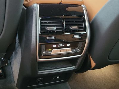 2026 BMW X5 — photo 12 view