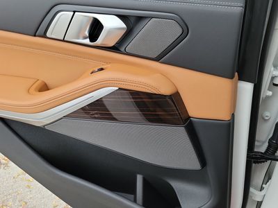 2026 BMW X5 — photo 13 view