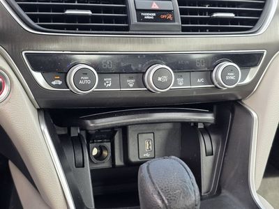 2019 Honda Accord — photo 17 view