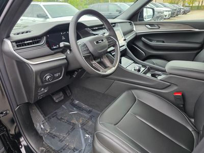 2026 Jeep Grand Cherokee — photo 13 view