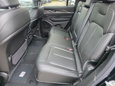 2026 Jeep Grand Cherokee — photo 8 view