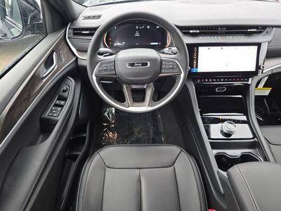 2026 Jeep Grand Cherokee — photo 10 view