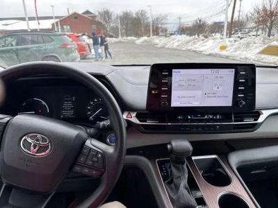 2024 Toyota Sienna LE - Photo 16