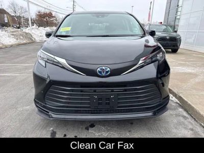 2024 Toyota Sienna LE - Photo 10