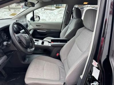 2024 Toyota Sienna LE - Photo 15