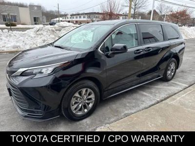 2024 Toyota Sienna LE - Photo 9