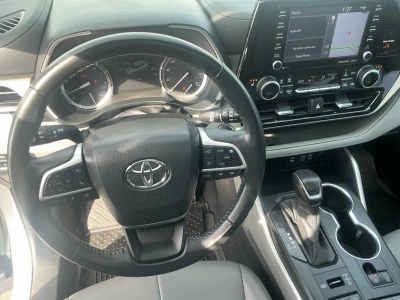 2022 Toyota Highlander - Photo 14