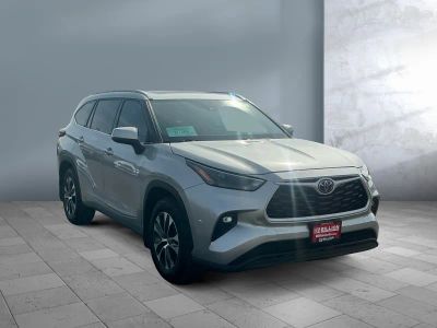 2022 Toyota Highlander - Photo 8