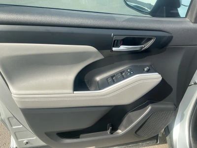 2022 Toyota Highlander - Photo 15