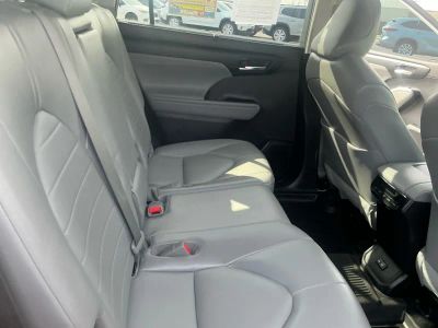 2022 Toyota Highlander - Photo 18