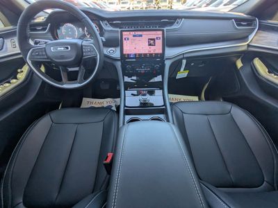 2025 Jeep Grand Cherokee - Photo 13