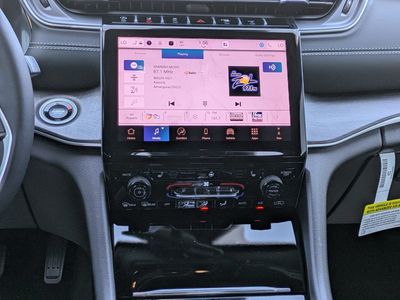2025 Jeep Grand Cherokee - Photo 16