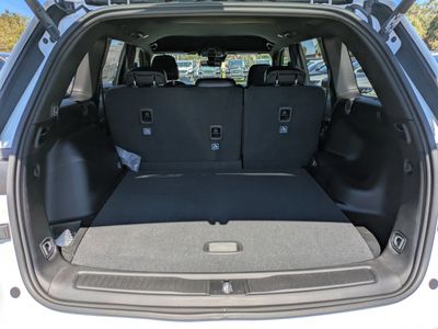 2025 Jeep Grand Cherokee - Photo 11