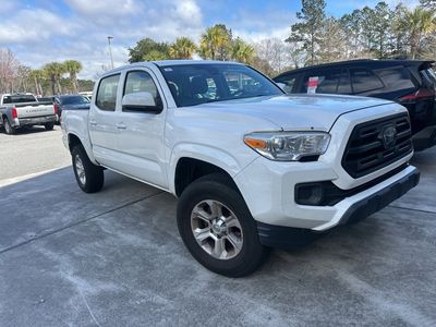 2018 Toyota Tacoma - Photo 2