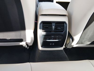 2025 BMW 3 Series - Photo 19
