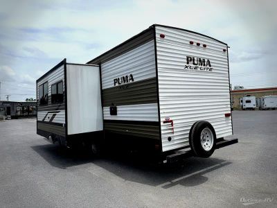 2019 Palomino Puma XLE Lite — rear three-quarter view