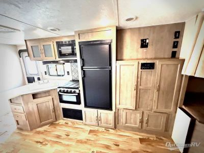2019 Palomino Puma XLE Lite — photo 11 view