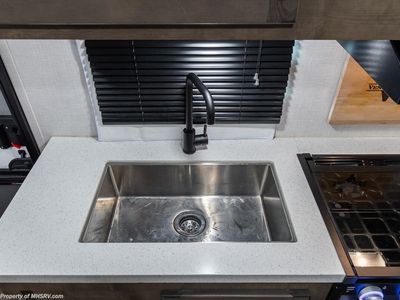 2023 Venture RV Sonic - Photo 14
