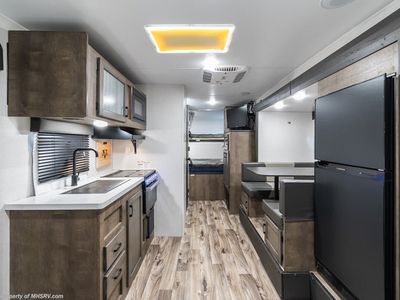 2023 Venture RV Sonic - Photo 5