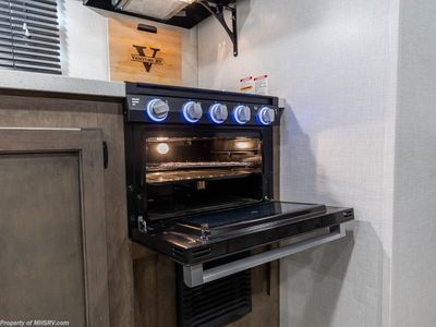2023 Venture RV Sonic - Photo 17