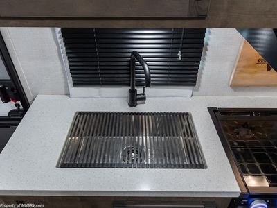 2023 Venture RV Sonic - Photo 13