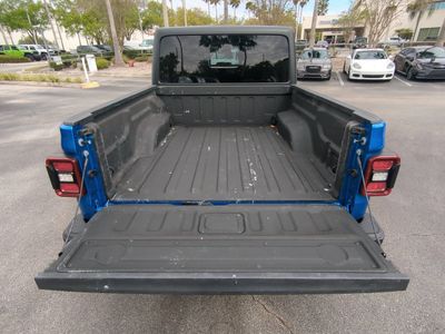 2024 Jeep Gladiator — photo 14 view