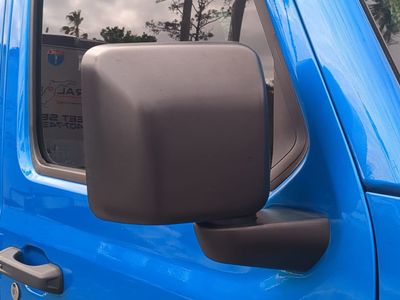 2024 Jeep Gladiator — photo 12 view