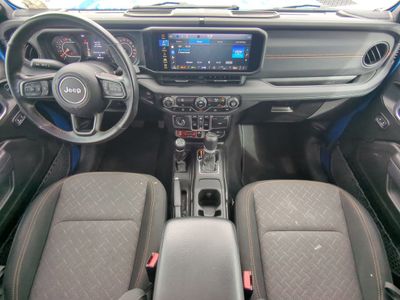 2024 Jeep Gladiator — photo 17 view