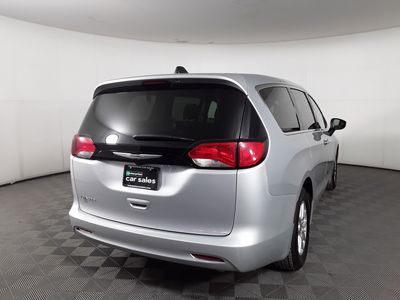 2023 Chrysler Voyager - Photo 3