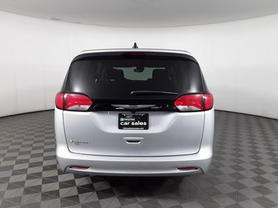 2023 Chrysler Voyager - Photo 4