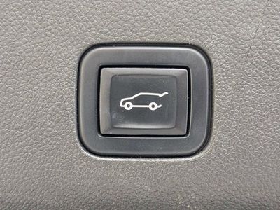 2022 Chevrolet Suburban — photo 13 view