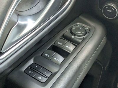 2022 Chevrolet Suburban — photo 21 view
