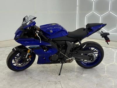 2025 Yamaha YZF-R7 - Photo 12