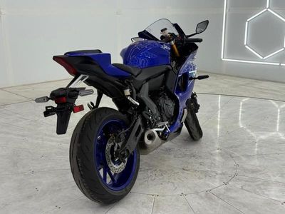 2025 Yamaha YZF-R7 - Photo 5