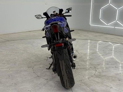 2025 Yamaha YZF-R7 - Photo 2