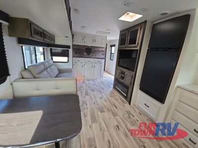 2023 Venture RV SportTrek - Photo 11