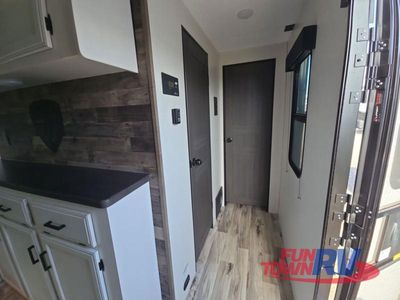 2023 Venture RV SportTrek - Photo 28