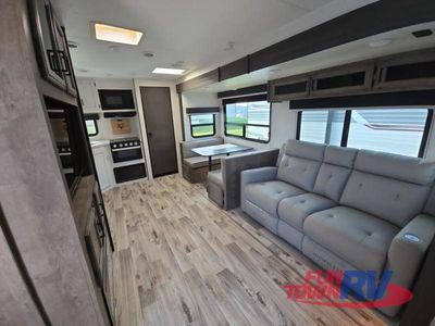 2023 Venture RV SportTrek - Photo 26