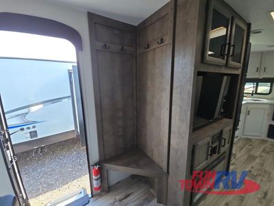 2023 Venture RV SportTrek - Photo 27