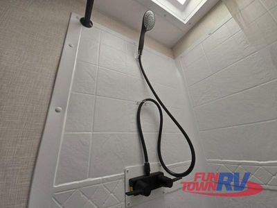 2023 Venture RV SportTrek - Photo 34