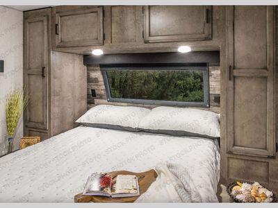 2023 Venture RV SportTrek - Photo 46