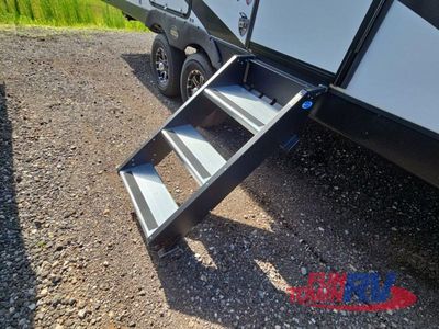 2023 Venture RV SportTrek - Photo 7