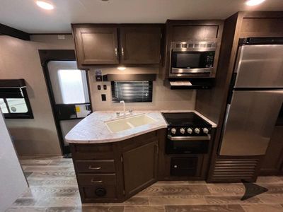 2021 Jayco Jay Flight — photo 11 view