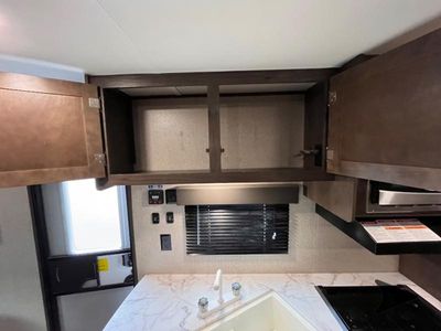 2021 Jayco Jay Flight — photo 12 view