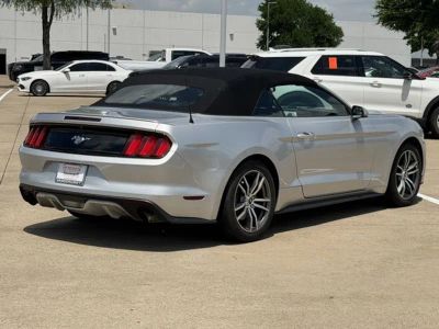 2016 Ford Mustang - Photo 4