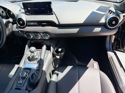 2026 Mazda MX-5 Miata RF — photo 18 view