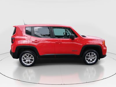2023 Jeep Renegade — photo 8 view