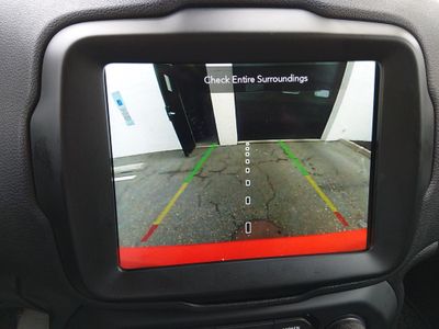 2023 Jeep Renegade — photo 17 view