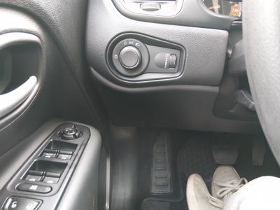 2023 Jeep Renegade — photo 13 view